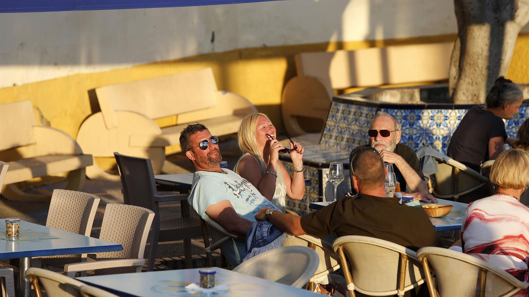 Extranjeros en una terraza de Benidorm, hace unas semanas.