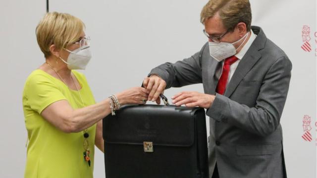 Traspaso de la cartera de Sanidad de Ana Barceló aMiguel Mínguez, el pasado lunes.