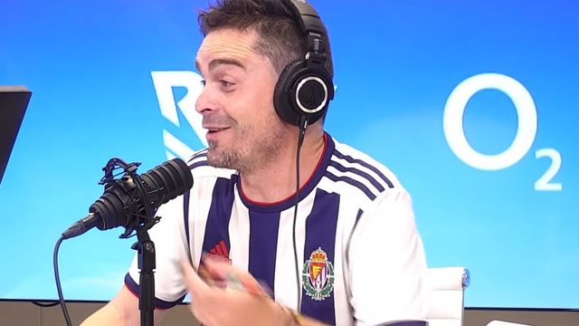 Álex Clavero con la camiseta del Pucela