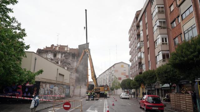 Demolición de la antigua residencia de las Oblatas