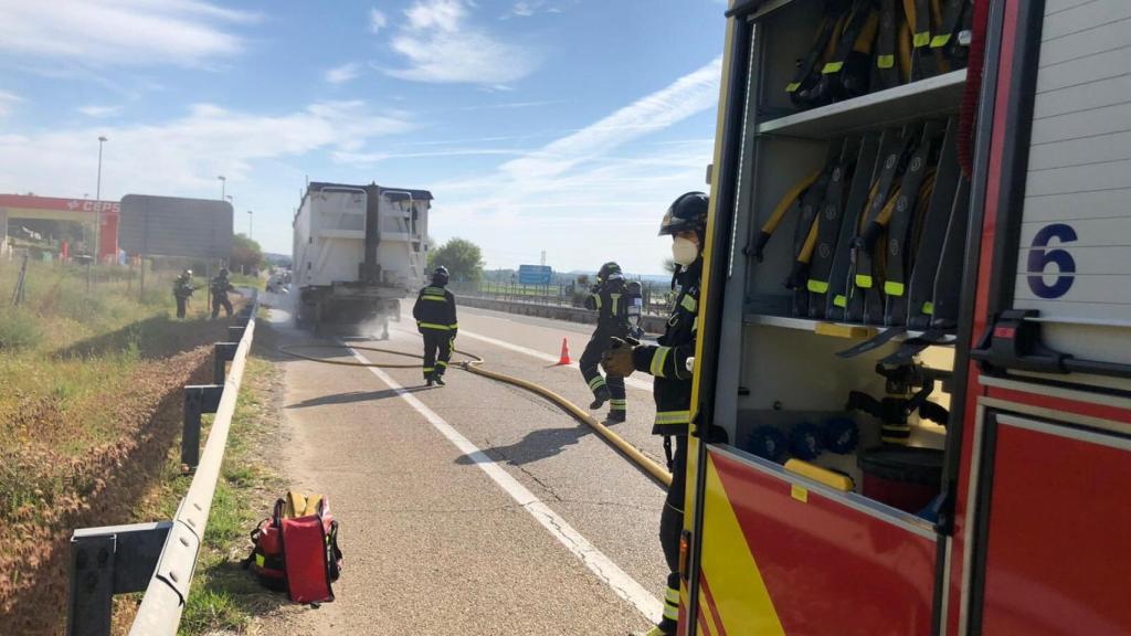 Incendio en un remolque de la A-62