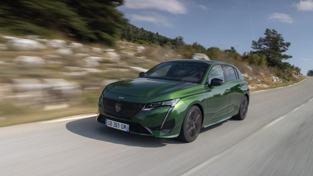 Podemos elegir entre tres modos de conducción: híbrido, eléctrico y sport.