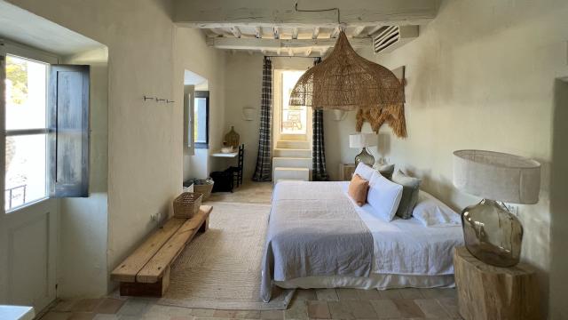 Can Domo y la cocina de Cañitas Maite en Ibiza: Un oasis de descanso y buen comer