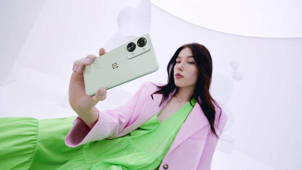 OnePlus Nord 2T.