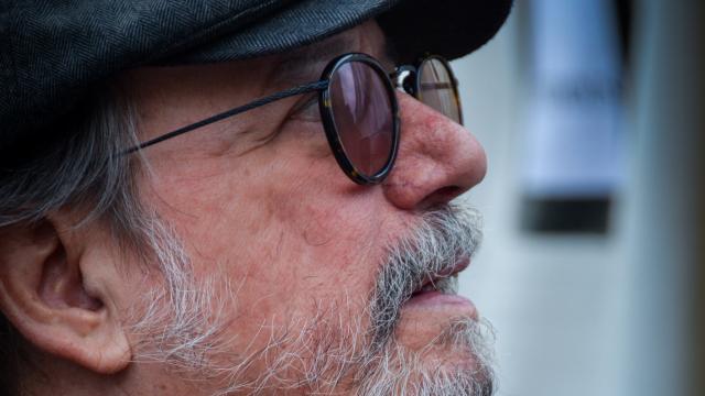 Silvio Rodríguez es uno de los cantautores en español más influyentes del siglo XX.