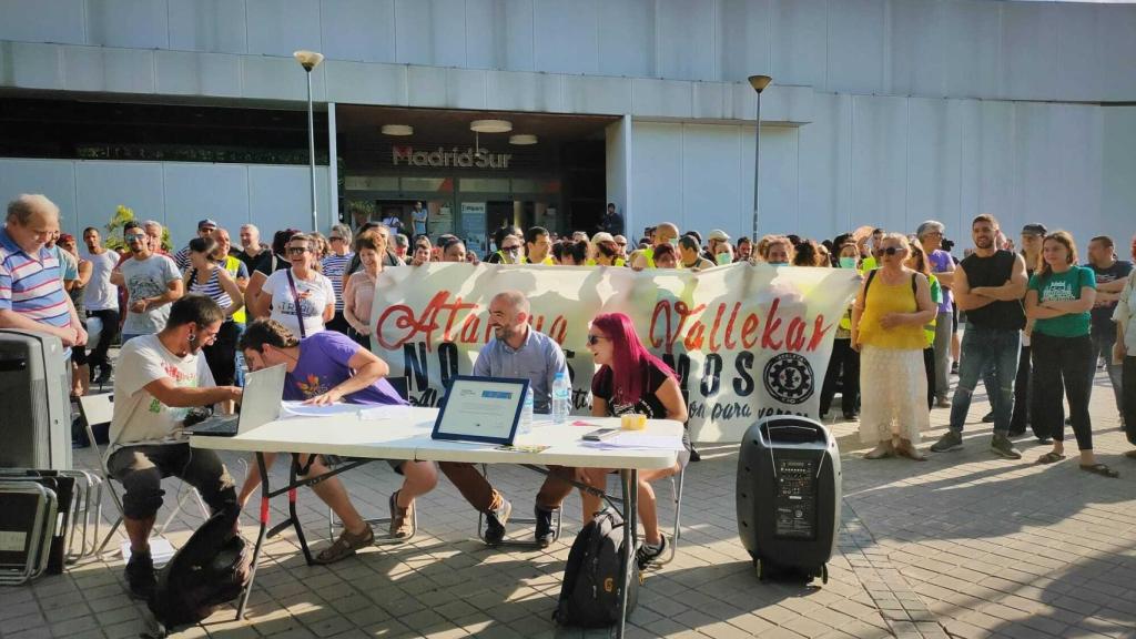Rueda de prensa celebrada el pasado martes frente a la Asamblea de Madrid.