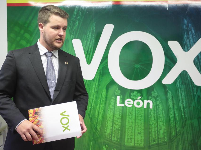 El procurador de Vox Miguel Suárez durante la presentación de la PNL, este viernes.