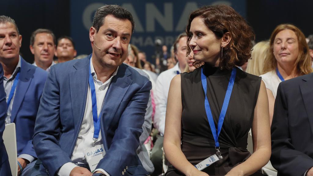 Ayuso, junto al presidente andaluz, Juanma Moreno.