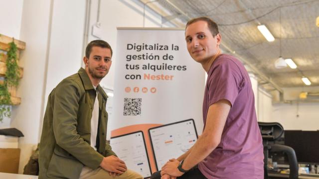 Kàstor del Olmo y Alex Purull, cofundadores de la proptech Nester que ha sido seleccionada recientemente por la aceleradora de Amazon Web Service.