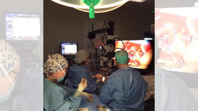 Imagen de archivo de un quirófano de Oftalomología del CHUS.