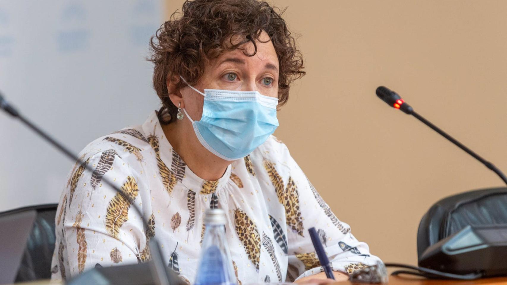 La directora xeral de Pesca, Acuicultura e Innovación Tecnolóxica, Mercedes Rodríguez, en el Parlamento.