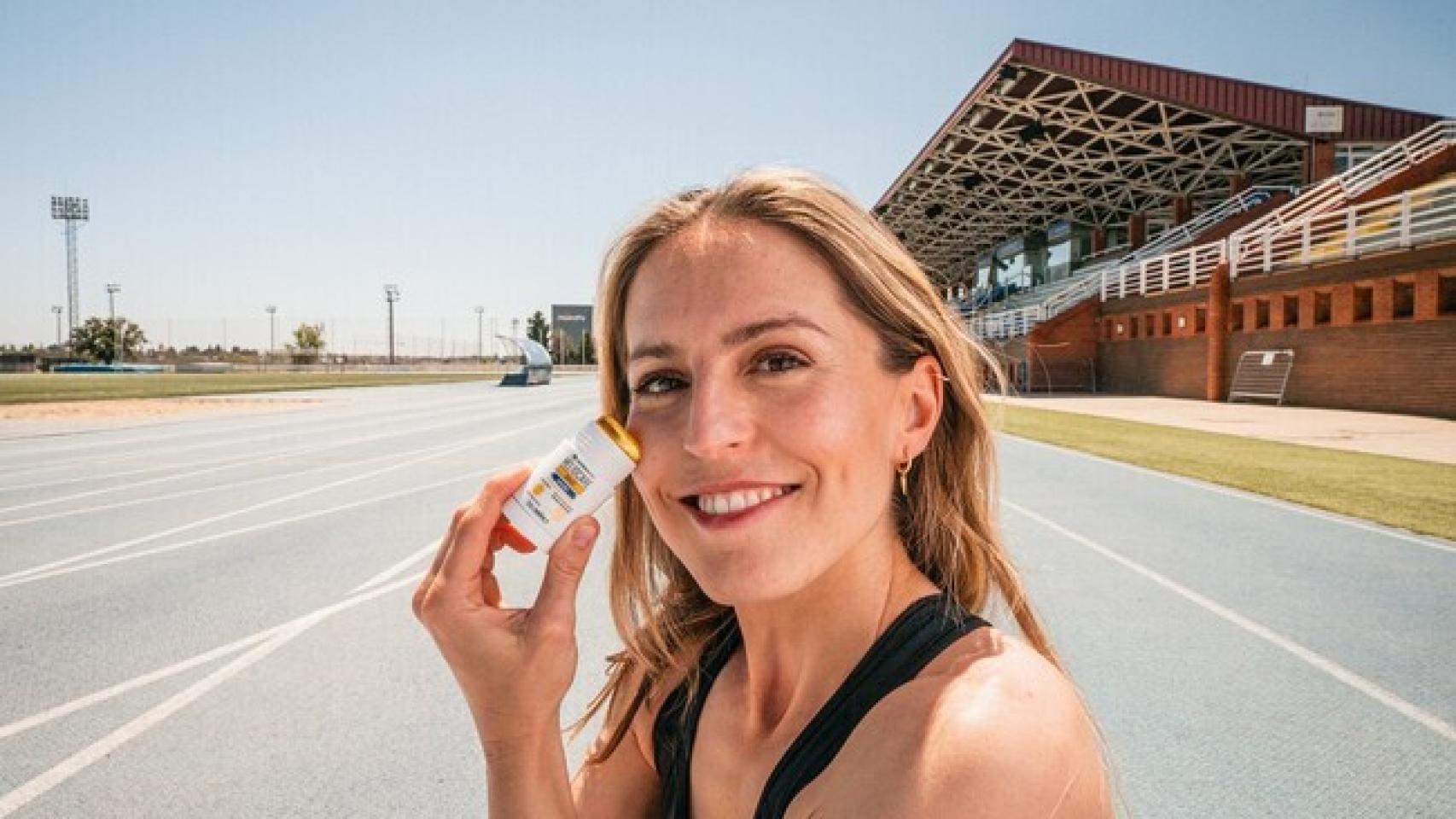 La atleta paralímpica Sara Andrés en la pista.