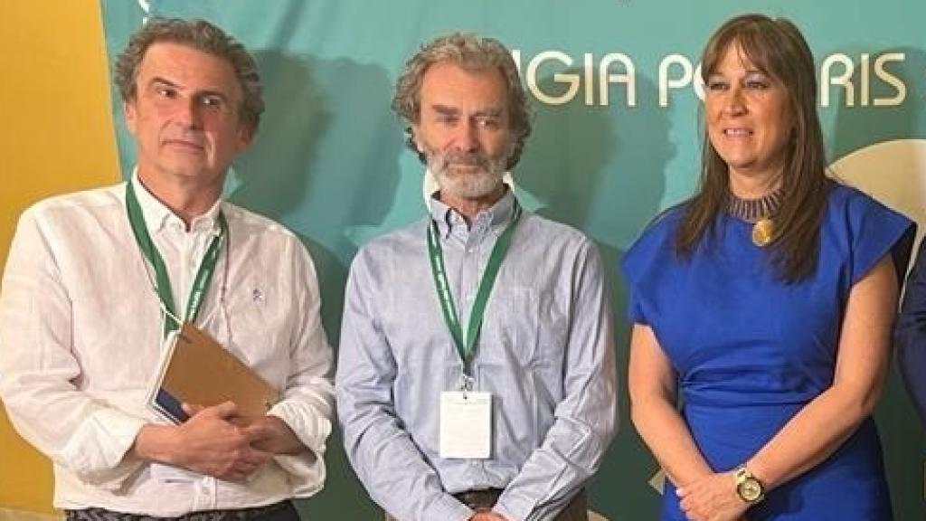Fernando Simón, junto a la consejera de Sanidad de Aragón, Sira Repollés