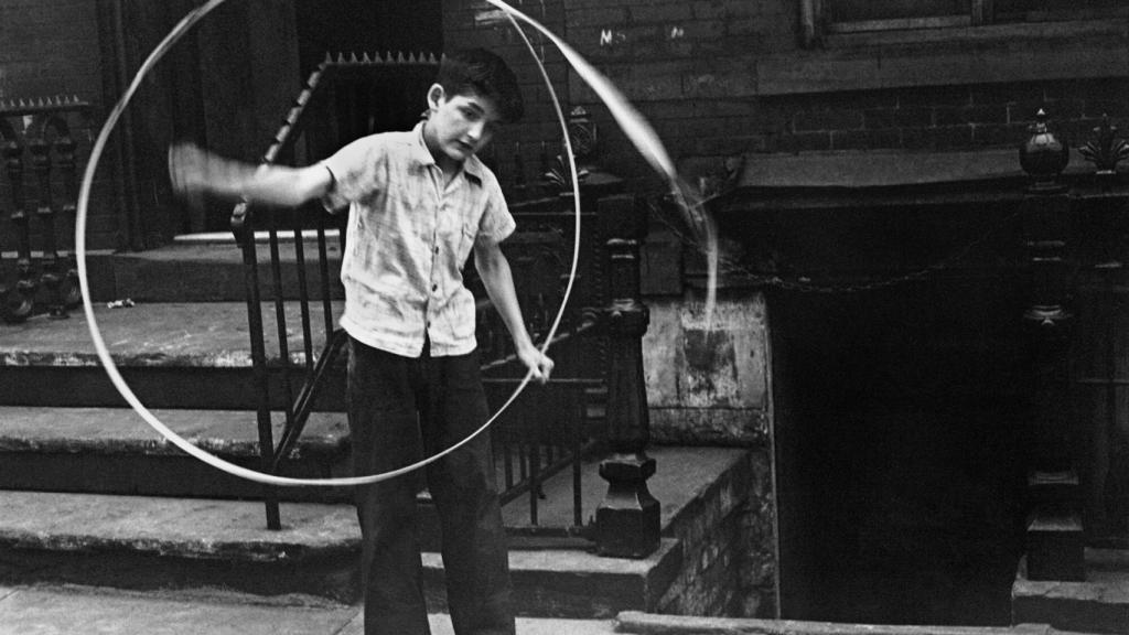 Helen Levitt: 'New York', h. 1940, en la exposición 'Sculpting Reality' de Casa América