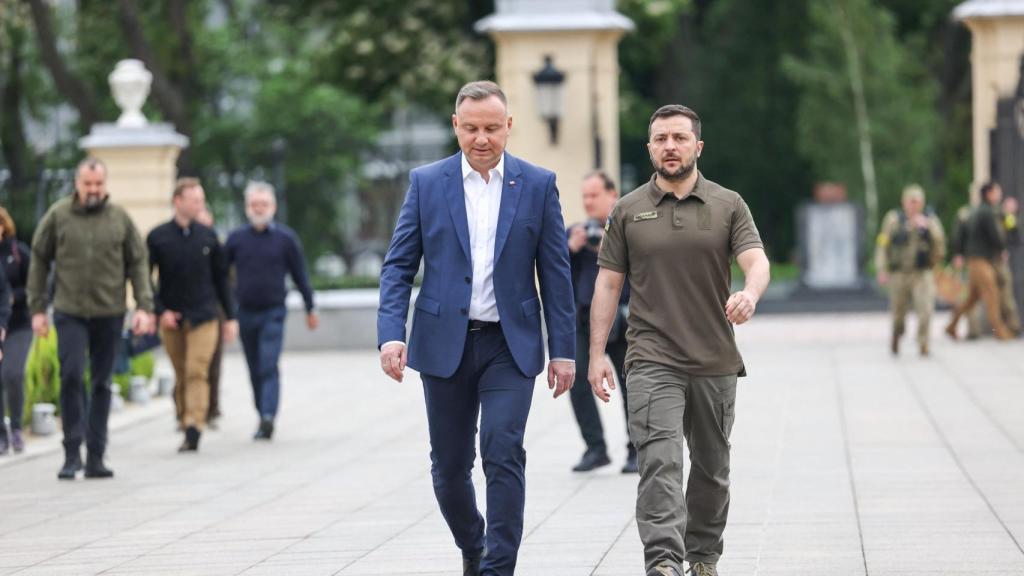 El presidente ucraniano, Volodimir Zelenski, junto a su homólogo polaco, Andrzej Duda, este domingo 22 de mayo en Kiev