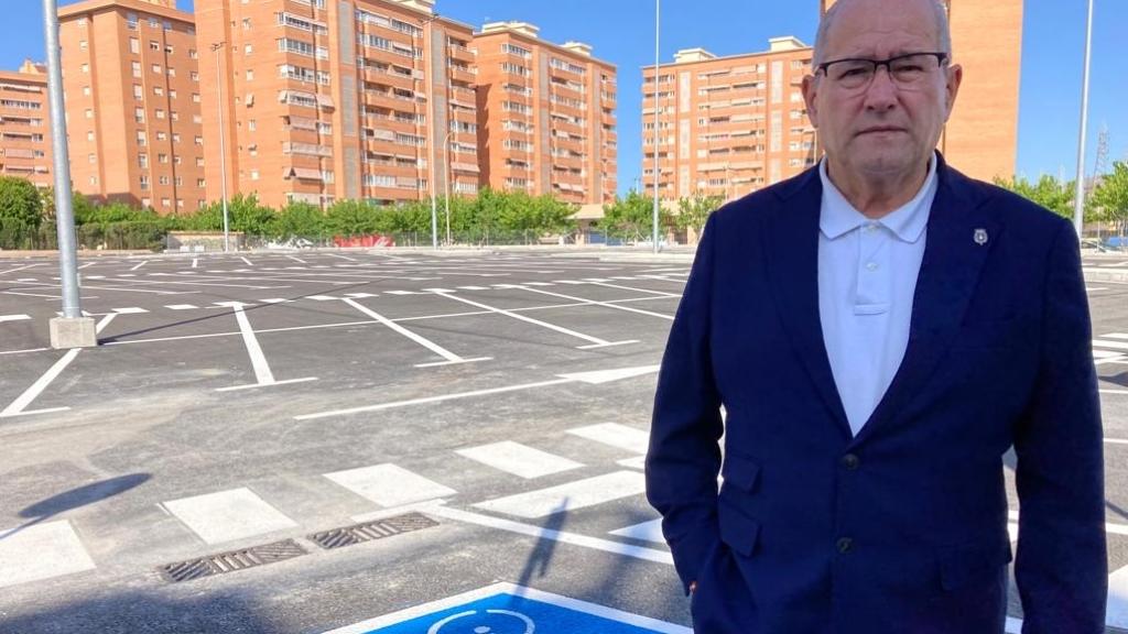 El concejal de Movilidad, en el lugar del parkin.