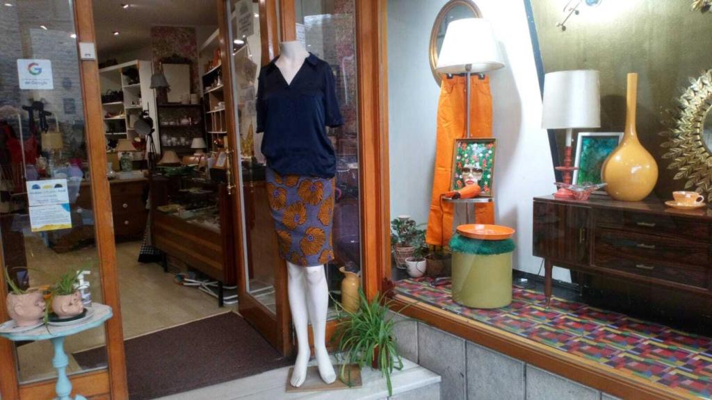 Entrada de la tienda 'Reviva'