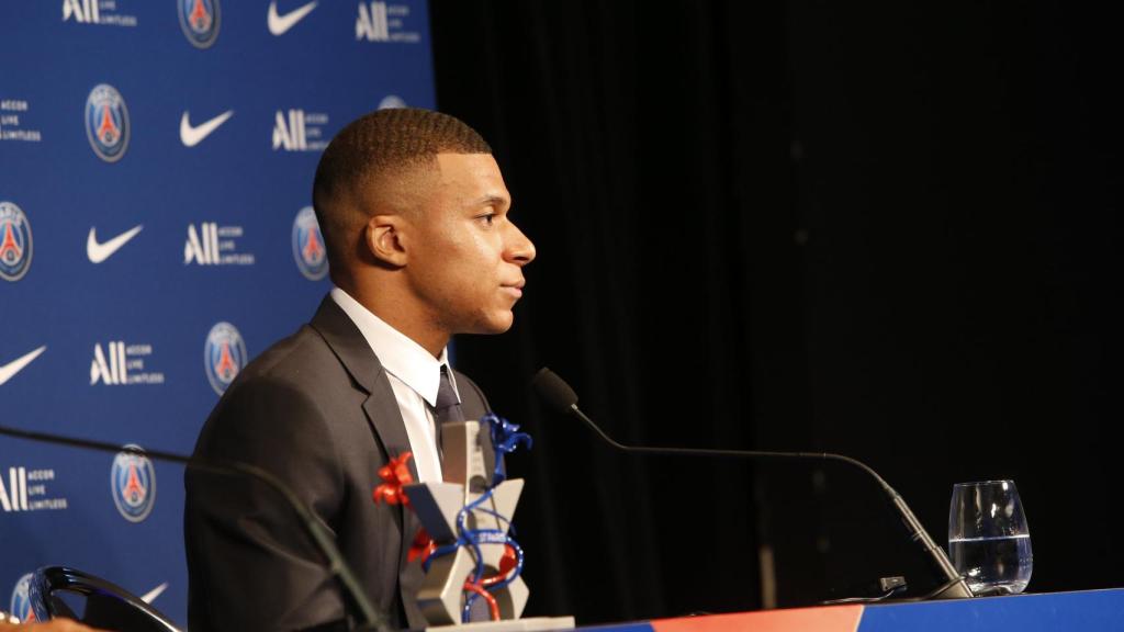 Kylian Mbappé, en el acto de renovación con el PSG