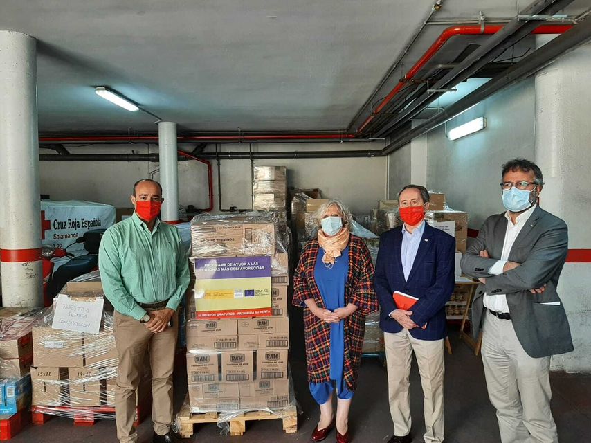 La subdelegada del Gobierno visita la sede de Cruz Roja Salamanca