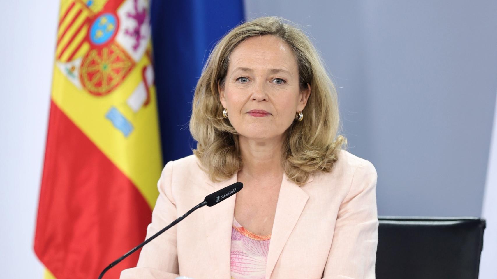 La vicepresidenta primera y ministra de Asuntos Económicos y Transformación Digital, Nadia Calviño, interviene en una rueda de prensa posterior al Consejo de Ministros del 24 de mayo de 2022.