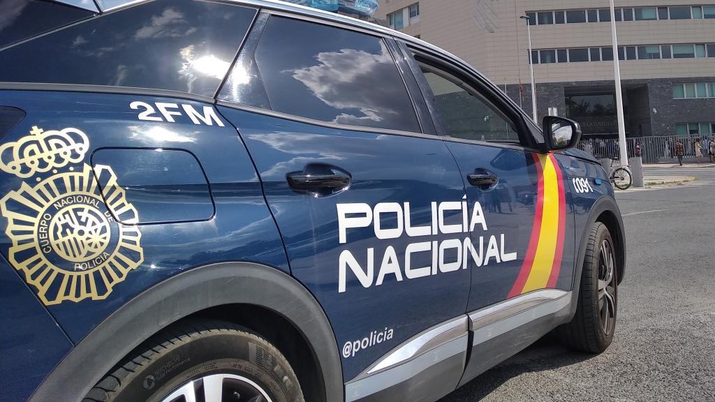 Un coche de la Policía Nacional en imagen de archivo.