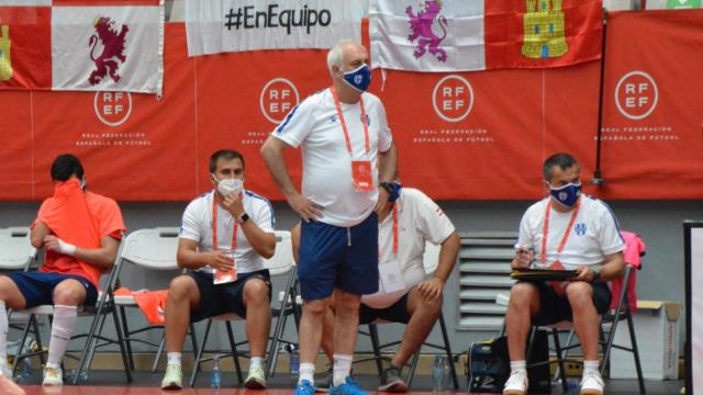 Fernando García en un partido con el Valladolid Tierno Galván.