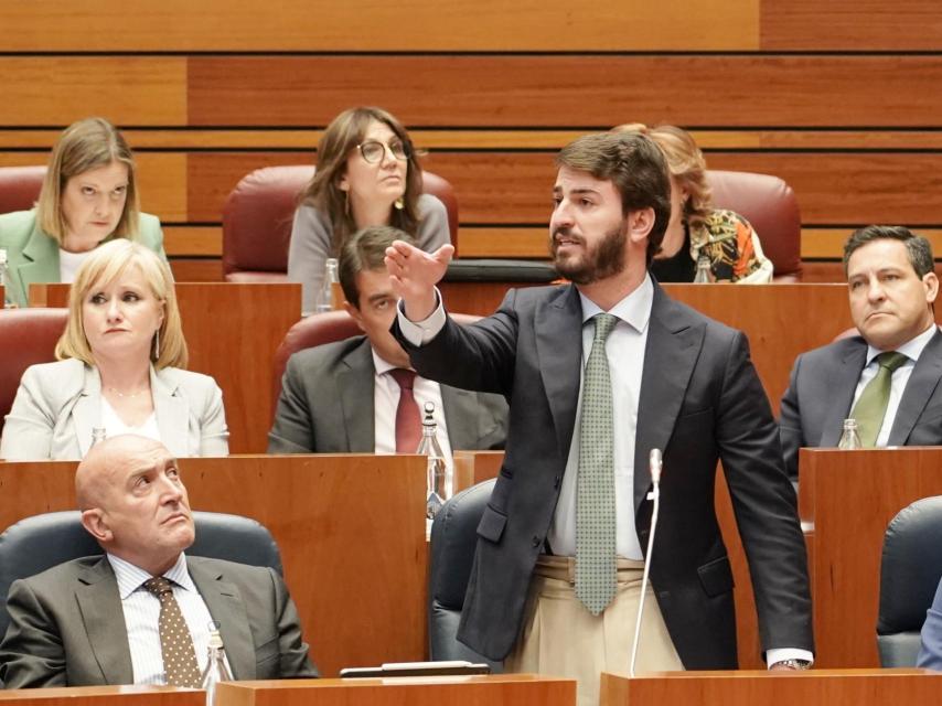 El vicepresidente de la Junta, Juan García-Gallardo, durante su intervención en el pleno de este martes en las Cortes.