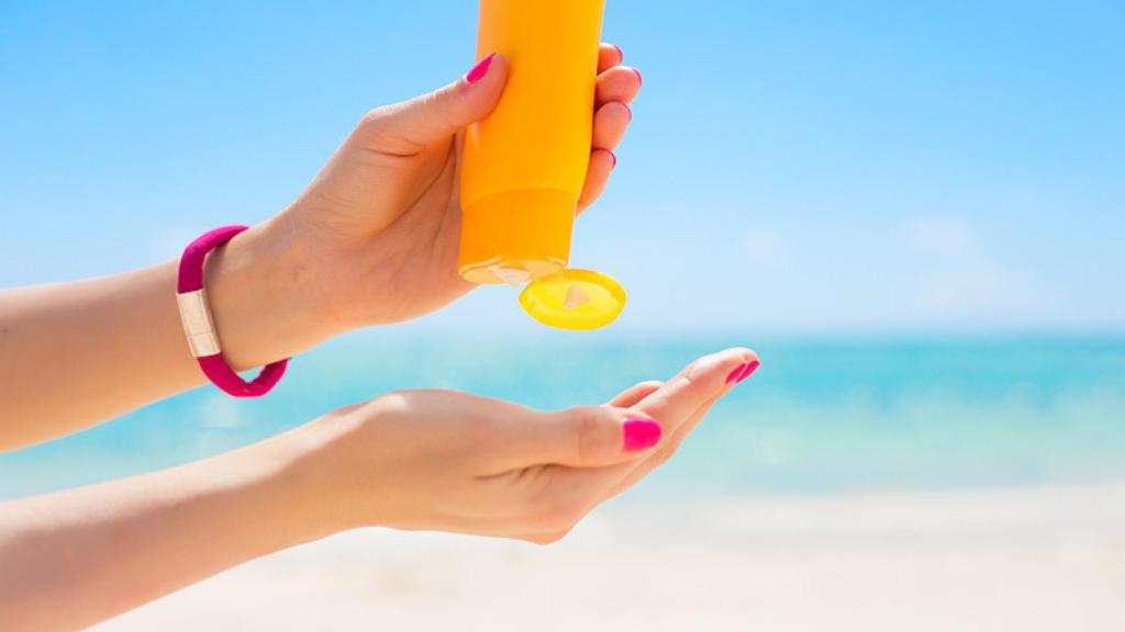 Estas son las cinco mejores cremas de sol del mercado según la OCU: desde 5,79 euros