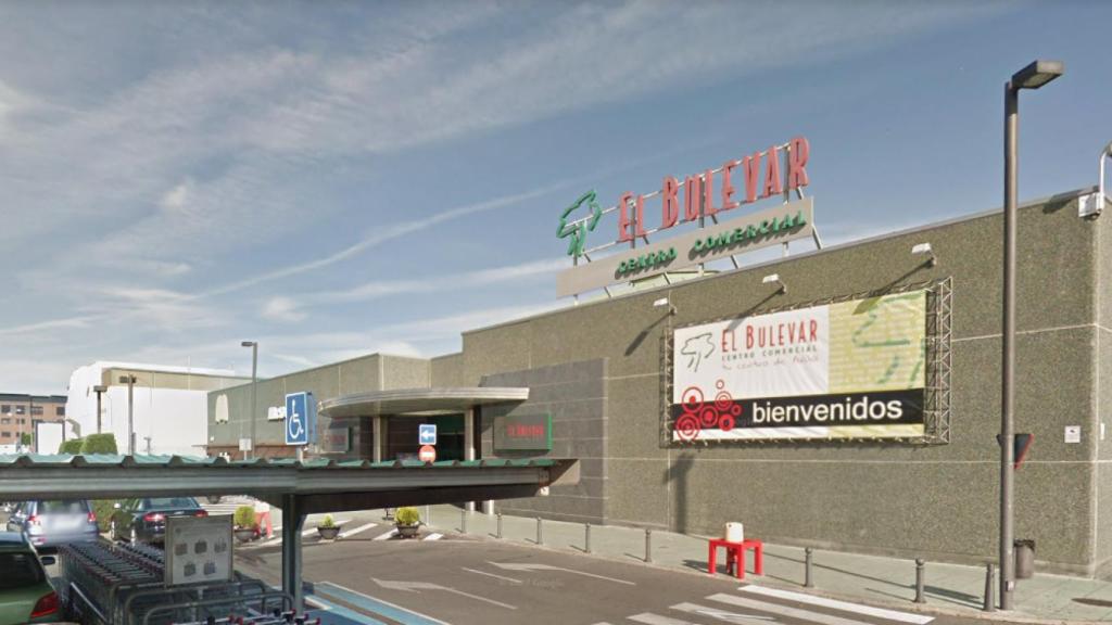 Centro comercial donde está situado el quiosco de la ONCE que ha vendido el premio.