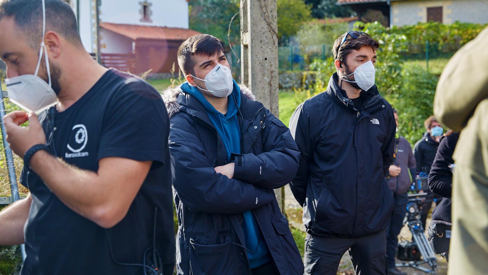 Javier de la Iglesia durante el rodaje de la película 'En otro lugar'