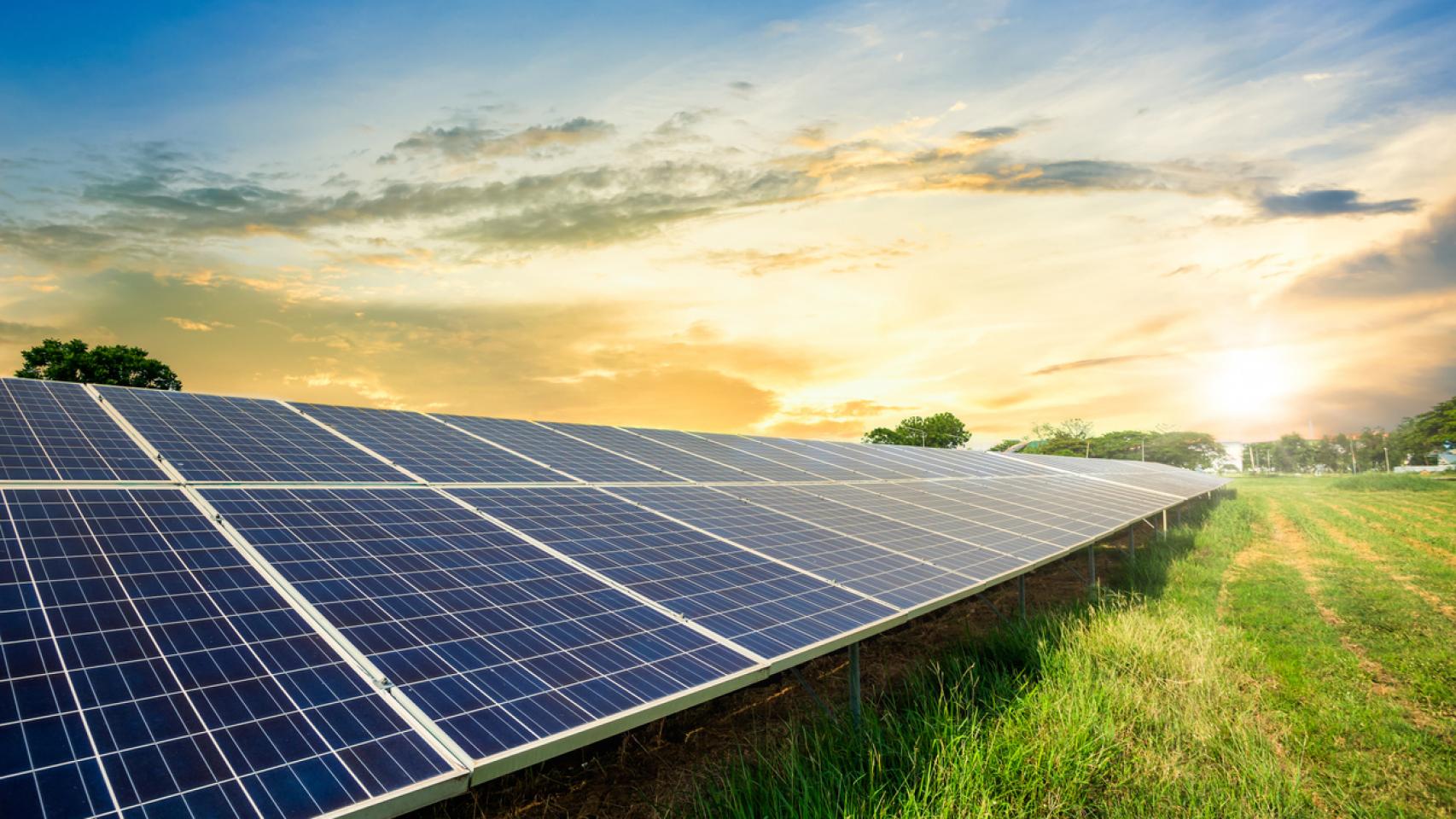Todos los grandes centros de datos tienen compromisos para utilizar energía renovable y reducir su consumo energético.