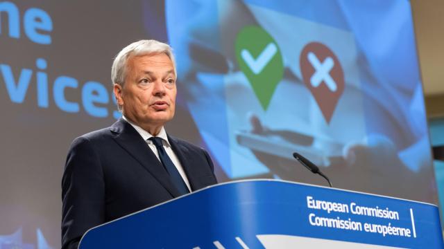 El comisario de Justicia, Didier Reynders, durante una rueda de prensa