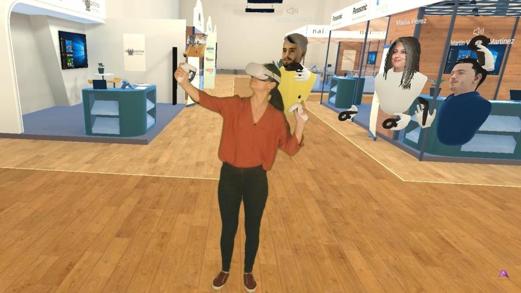 Imagen de un 'selfie' en realidad mixta con avatares dentro de la plataforma de Aglaya Events.