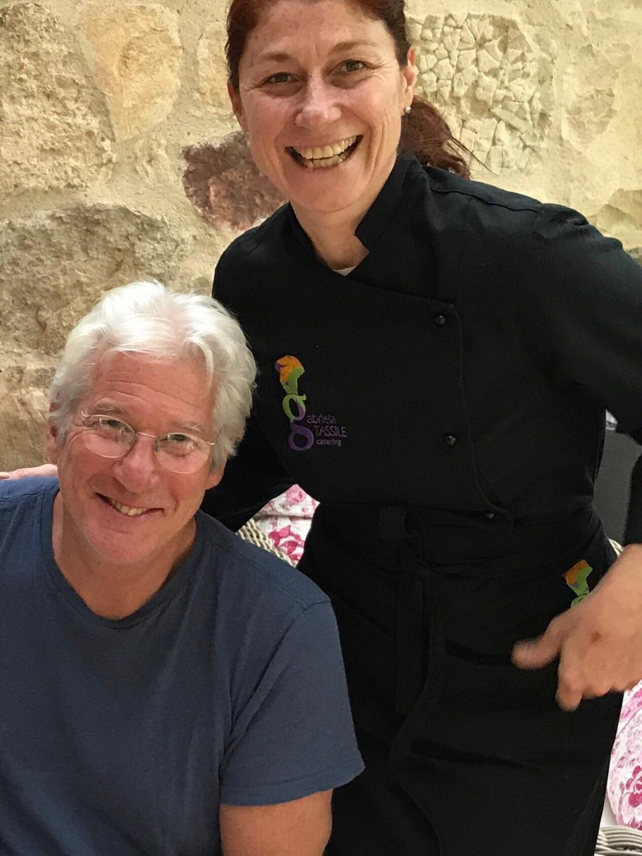 El actor Richard Gere, con la chef Gabriela Tassile.