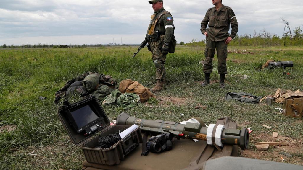 Militares prorrusos en el Donbás, este miércoles.