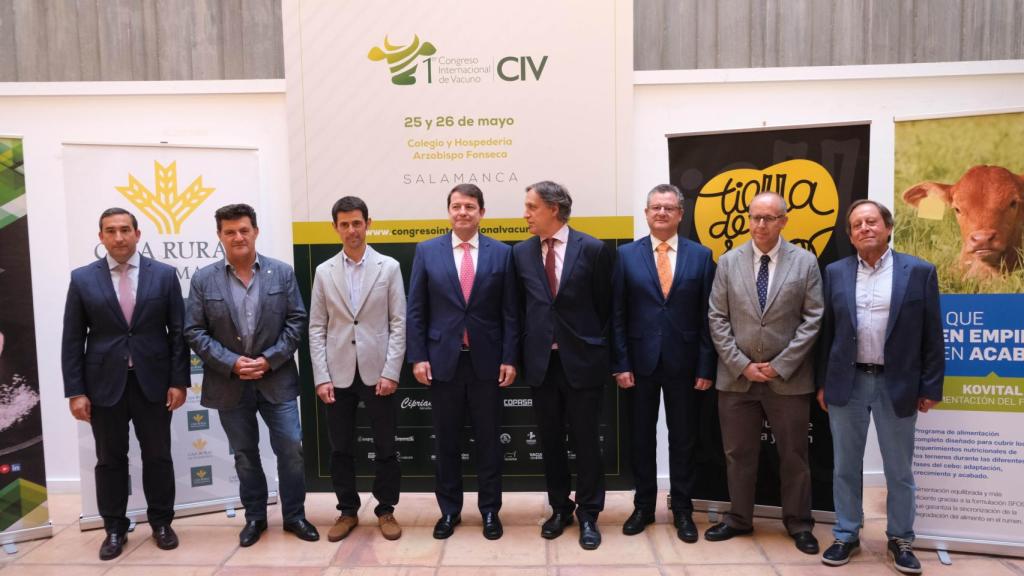 El presidente de la Junta, Alfonso Fernández Mañueco, clausura el I Congreso de Vacuno en Salamanca