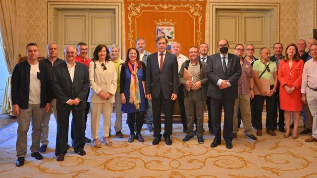 El Ayuntamiento de Salamanca homenajea a 41 funcionarios jubilados