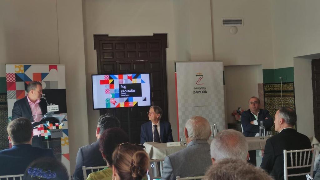 El presidente de la Diputación de Zamora, Francisco Requejo en Sevilla