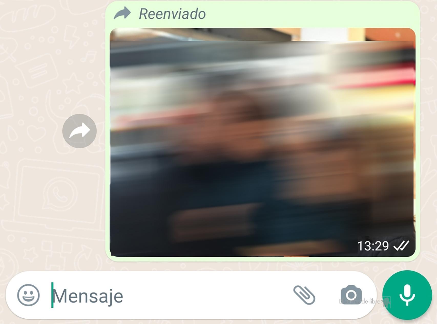 El reenvío en WhatsApp