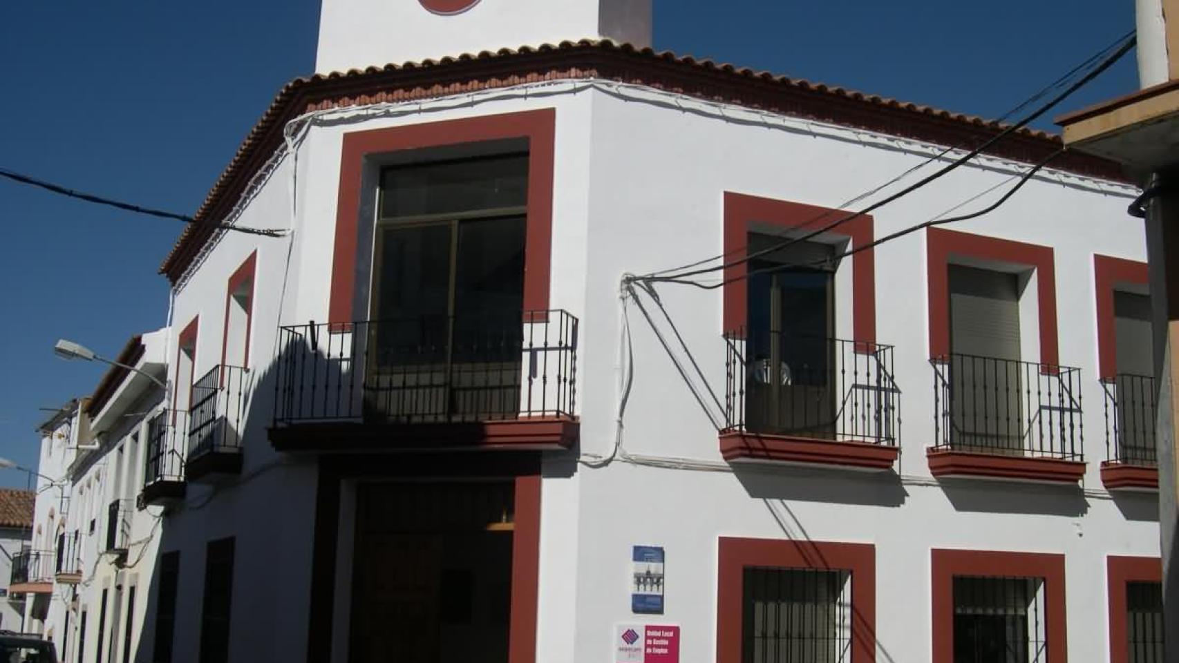 Ayuntamiento de Guadalmez (Ciudad Real). Foto: ciudad-real.es.