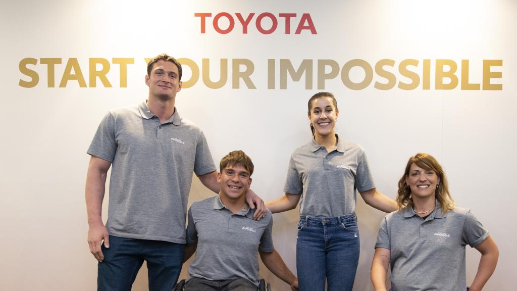 Los olímpicos Carolina Marín, Eva Moral, Martín de la Puente y Niko Shera durante la presentación de Toyota.