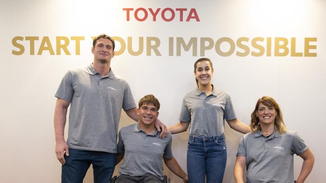 Los olímpicos Carolina Marín, Eva Moral, Martín de la Puente y Niko Shera durante la presentación de Toyota.