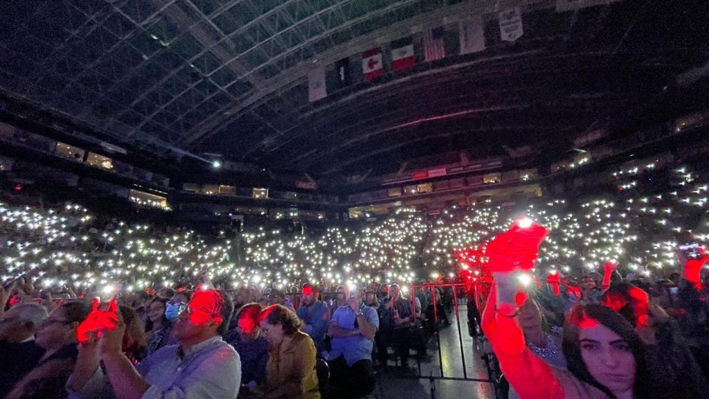 Un instante del concierto de Jeanette en Monterrey, Mexico.