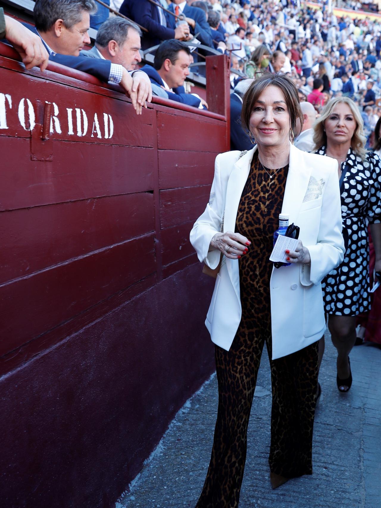 Ana Rosa Quintana disfrutó de una tarde taurina.