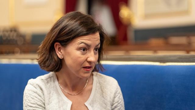 Eva Granados, portavoz del PSOE en el Senado y dirigente del PSC, entrevistada en el antiguo salón de plenos.