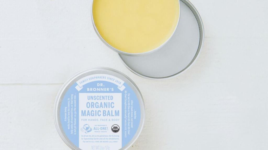 Productos multifuncionales de la marca Dr. Bronner's.