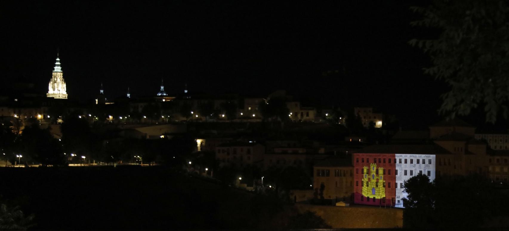 Cortes de Castilla-La Mancha iluminadas. Foto: Cortes CLM.