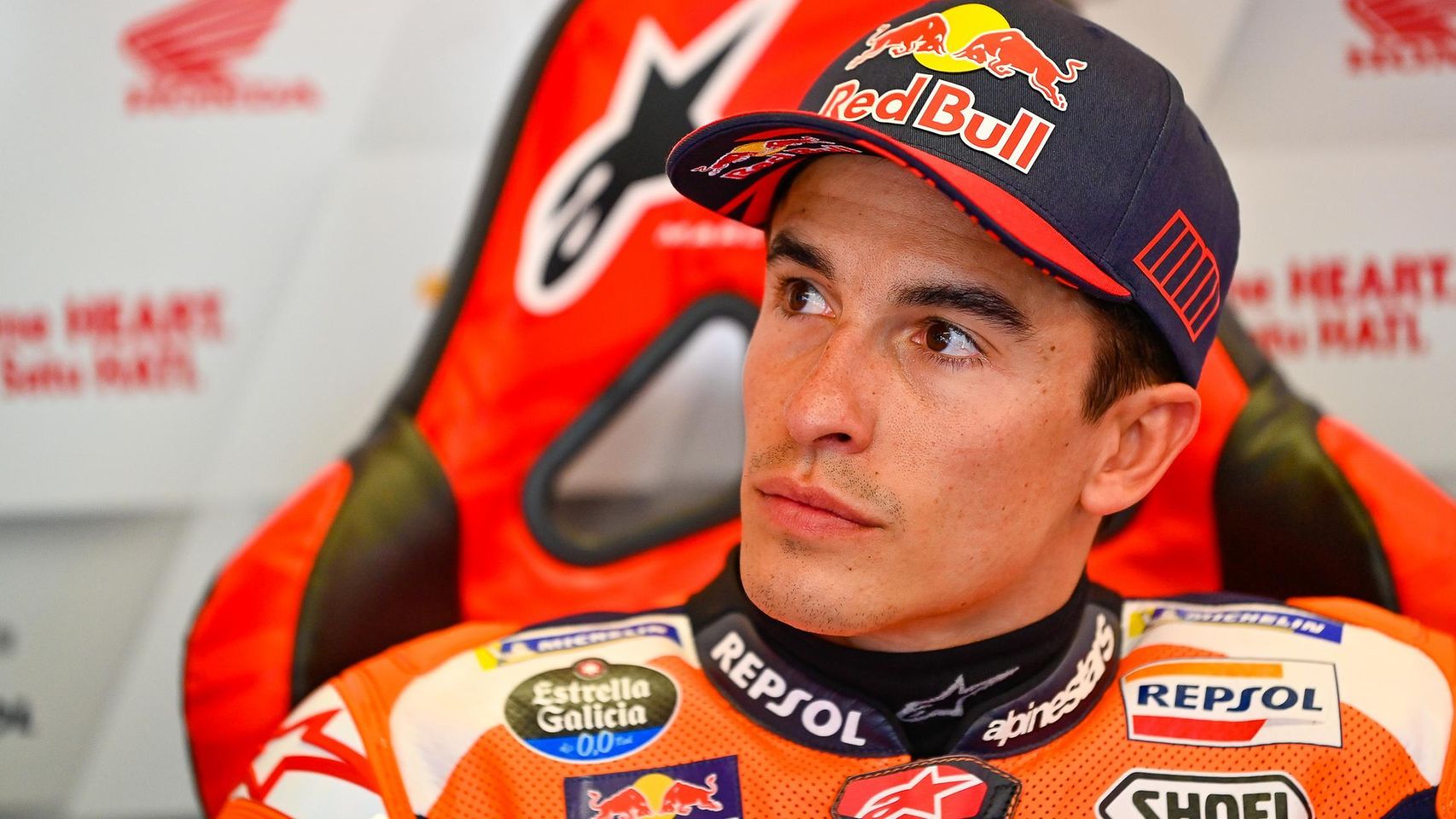 Marc Márquez, en el box del equipo Repsol Honda, en el circuito de Mugello.