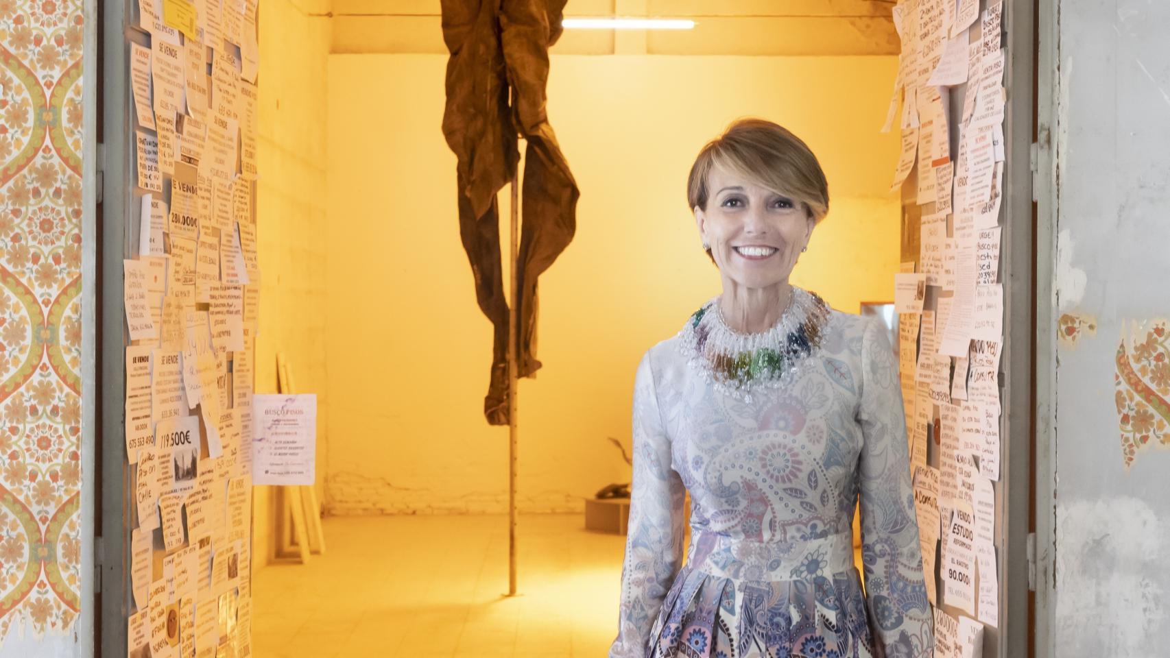 Patrizia Sandretto en la exposición 'Si las palabras hablaran', en Montoya 8 (Madrid). Foto: FSRR ©Benedetta Mascalchi