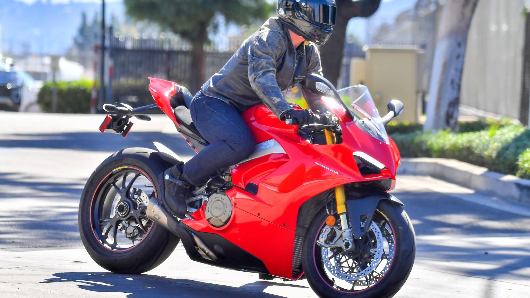 Tom Cruise, un apasionado de las motos; en la vida real y en el cine